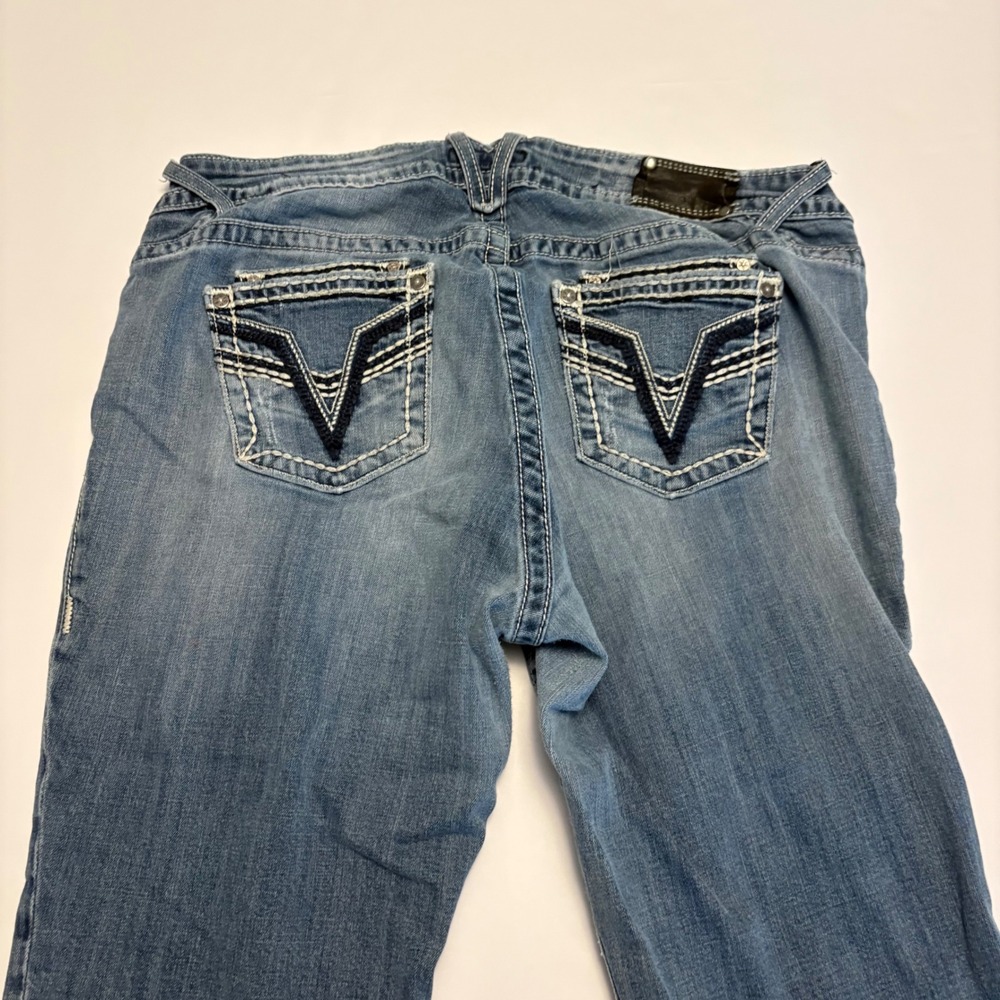 Vigoss Dublin Capri Jeans Women Size 18 Blue Light Wash Embroidered Pockets